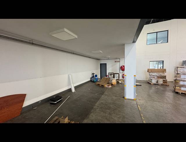 501M² WAREHOUSE TO LET IN LONGLAKE